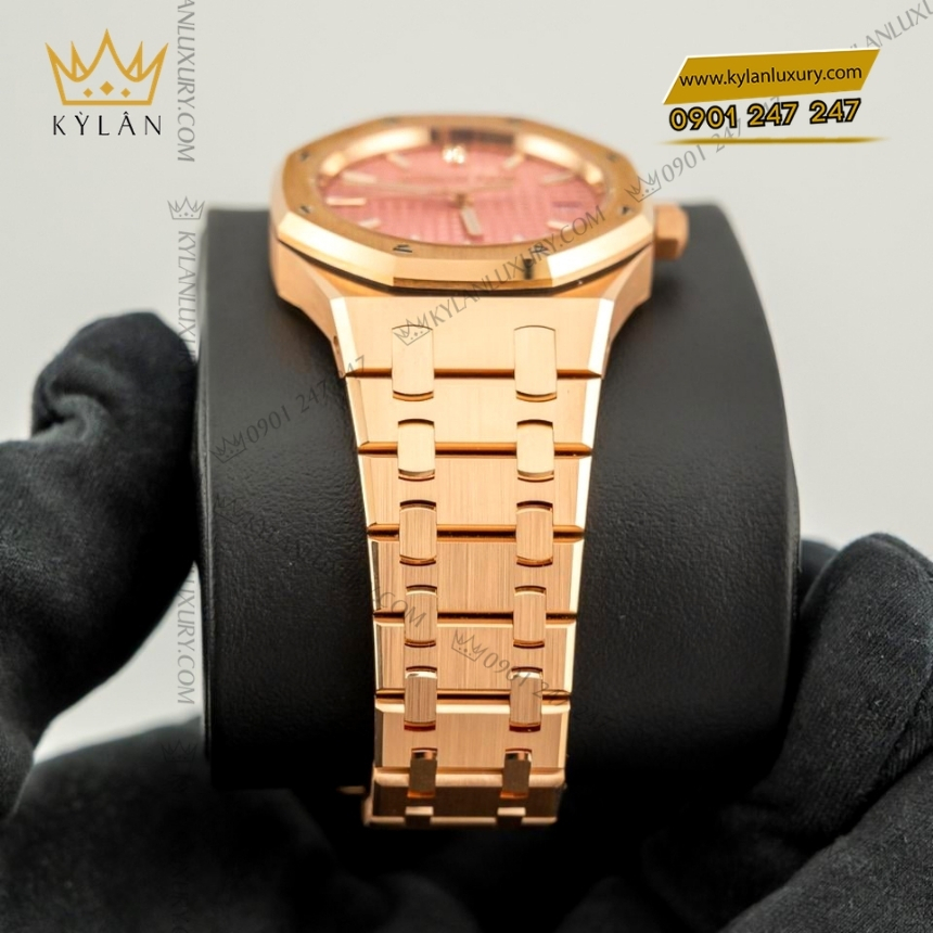Kỳ Lân Luxury dong ho royal oak vang hong mat so hong 77450or 3 Đồng hồ Royal Oak vàng hồng mặt số hồng 77450OR