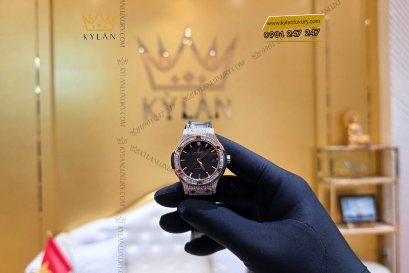 Đồng hồ Hublot Classic Fusion King Gold custom kim cương 38mm