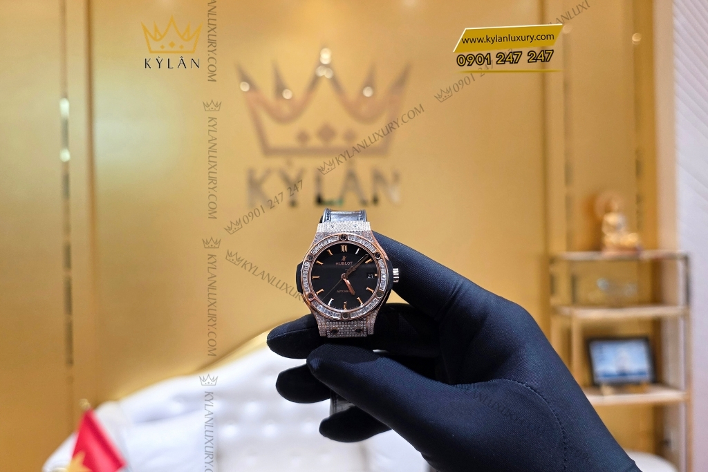 Kỳ Lân Luxury hublot classic fusion king gold custom kim cuong 38mm 11 Đồng hồ Hublot Classic Fusion King Gold custom kim cương 38mm