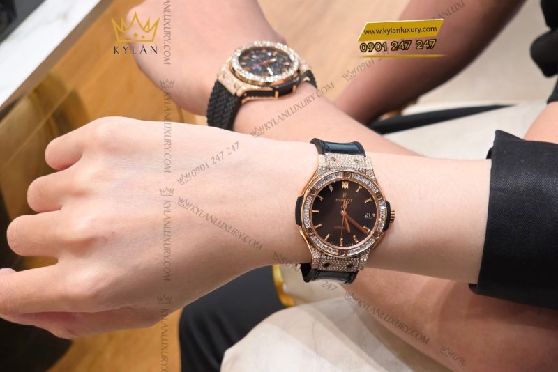 Đồng hồ Hublot Classic Fusion King Gold custom kim cương 38mm