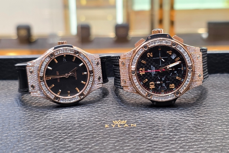 Kỳ Lân Luxury hublot king gold custom kim cuong 42mm 38mm cap doi dong dieu 1 Cặp đôi Hublot King Gold Custom Kim Cương 42mm & 38mm – Sự kết hợp giữa cá tính và thanh lịch