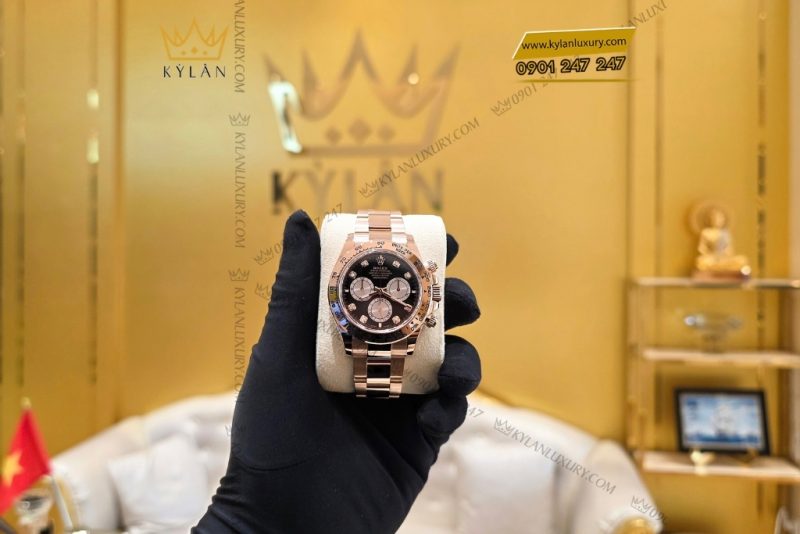 Đồng hồ Rolex Cosmograph Daytona mặt đen cọc số kim cương 126505-0002