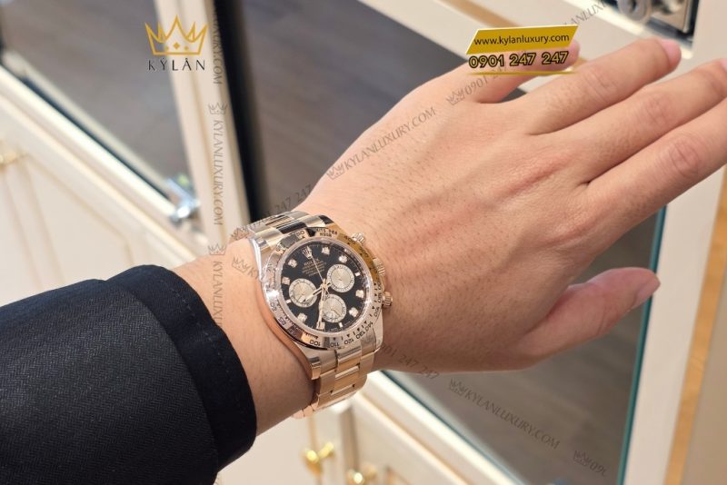 Đồng hồ Rolex Cosmograph Daytona mặt đen cọc số kim cương 126505-0002