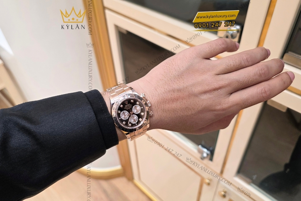 Kỳ Lân Luxury rolex cosmograph daytona mat den phoi sundust 126505 0002 8 1 Đồng hồ Rolex Cosmograph Daytona mặt đen cọc số kim cương 126505-0002
