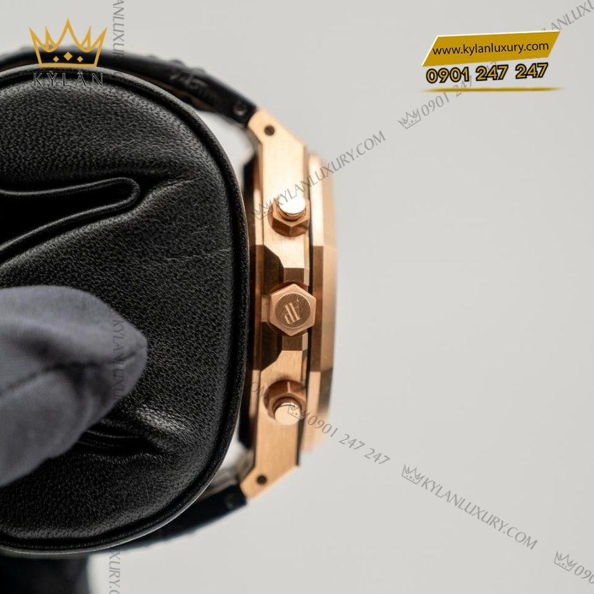Kỳ Lân Luxury royal oak chronograph mat den day da 26240or 5 Đồng hồ Royal Oak Chronograph mặt đen dây da 26240OR