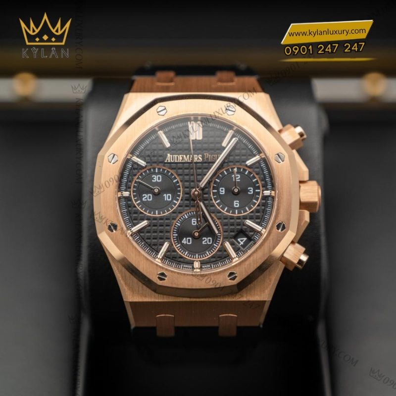 Đồng hồ Royal Oak Chronograph mặt đen dây da 26240OR