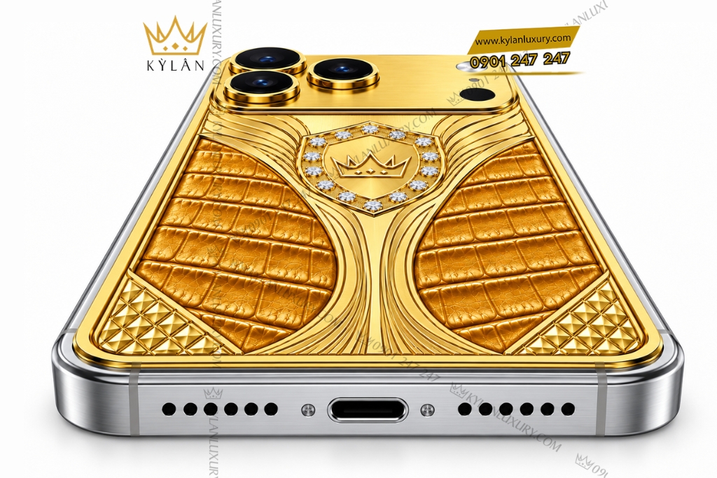 Điện thoại iPhone 18 Pro Max custom vàng Au750 đính kim cương và da cá sấu