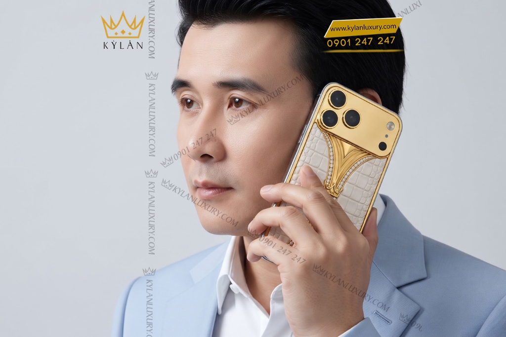 Kỳ Lân Luxury Dien thoai iPhone 18 Pro Max custom vang Au750 dinh kim cuong va da ca sau 9 3 Điện thoại iPhone 18 Pro Max custom vàng Au750 đính kim cương và da cá sấu