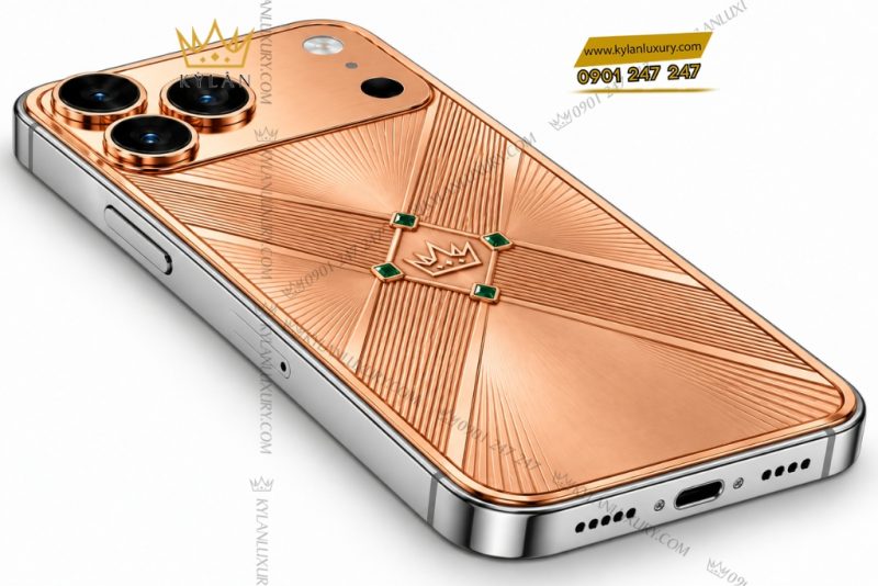 Điện thoại iPhone 18 Pro Max custom vàng hồng Au750 đính 4 viên sapphire xanh