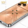 Điện thoại iPhone 18 Pro Max custom vàng hồng Au750 đính 4 viên sapphire xanh