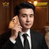 Điện thoại iPhone 18 Pro Max custom vàng hồng Au750 đính 4 viên sapphire xanh