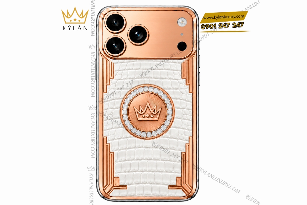 Kỳ Lân Luxury Dien thoai iPhone 18 Pro Max custom vang hong Au750 dinh kim cuong va da ca sau 1 1 Điện thoại iPhone 18 Pro Max custom vàng hồng Au750 đính kim cương và da cá sấu