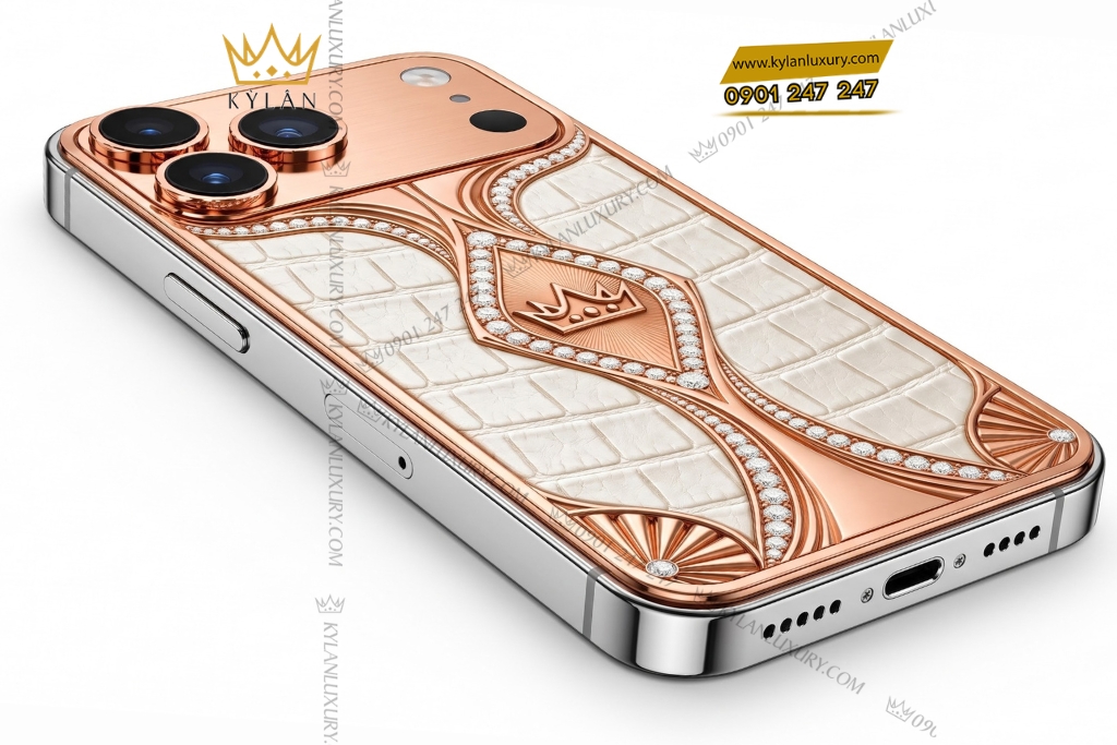 Kỳ Lân Luxury Dien thoai iPhone 18 Pro Max custom vang hong Au750 dinh kim cuong va da ca sau 6 Điện thoại iPhone 18 Pro Max custom vàng hồng Au750 đính kim cương và da cá sấu