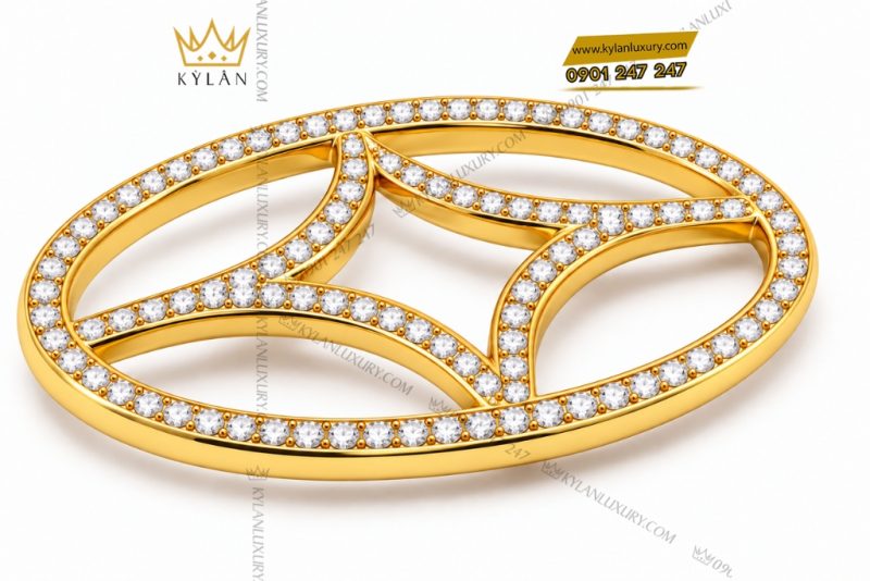 Mặt thắt lưng vàng Au750 khung oval bốn nhánh đính kim cương