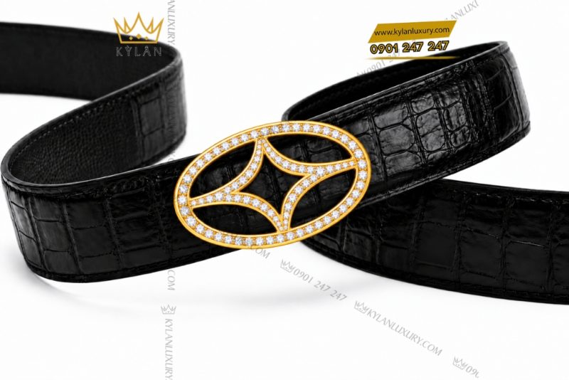 Mặt thắt lưng vàng Au750 khung oval bốn nhánh đính kim cương