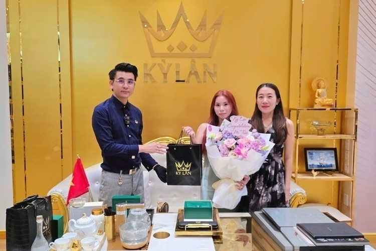 Neo Frame – Mẫu đồng hồ cơ độc đáo không cần kim giờ của Audemars Piguet 9 Kỳ Lân Luxury neo frame dong ho co khong can kim gio 6 Neo Frame – Mẫu đồng hồ cơ độc đáo không cần kim giờ của Audemars Piguet