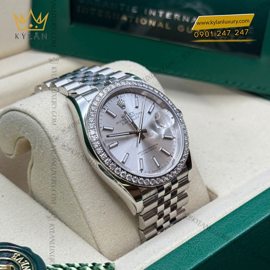 Kỳ Lân Luxury rolex datejust 36 mat bac coc da quang 126284rbr 0005 4 Đồng hồ Rolex Datejust 36 mặt bạc cọc số dạ quang 126284RBR-0005