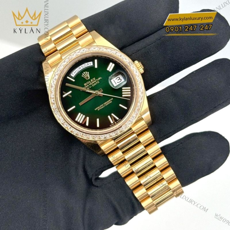 Đồng hồ Rolex Day Date 40 xanh ombre vành kim vuông 228398TBR-0042