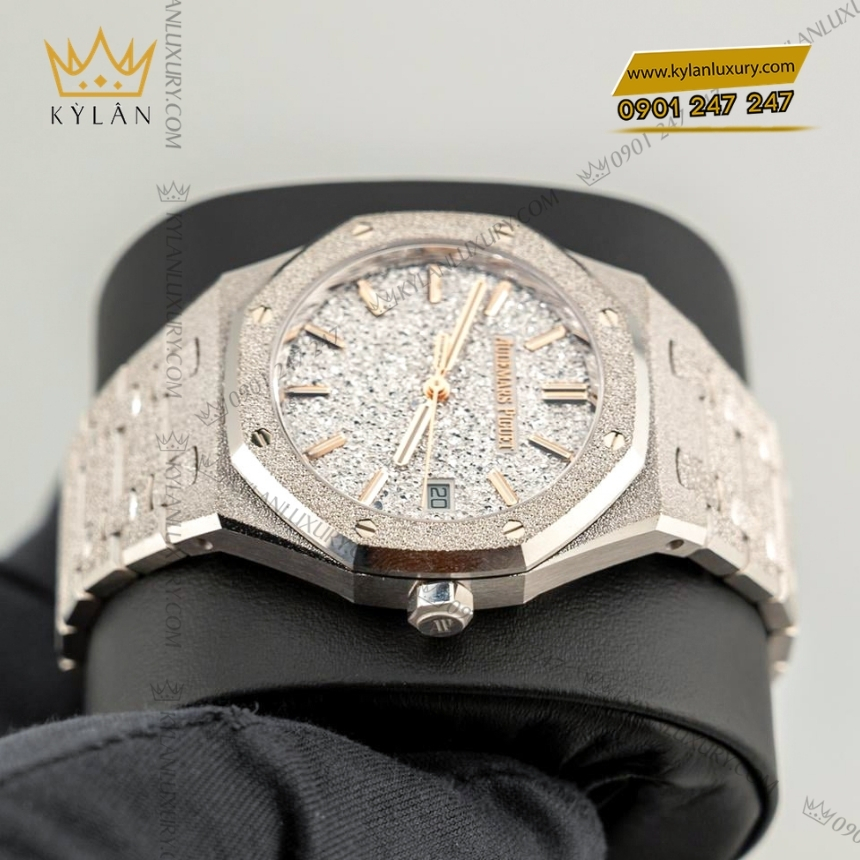 Kỳ Lân Luxury royal oak vang trang crystal sand 34m 15 Đồng hồ Royal Oak vàng trắng mặt số Crystal Sand 34mm 77450BC