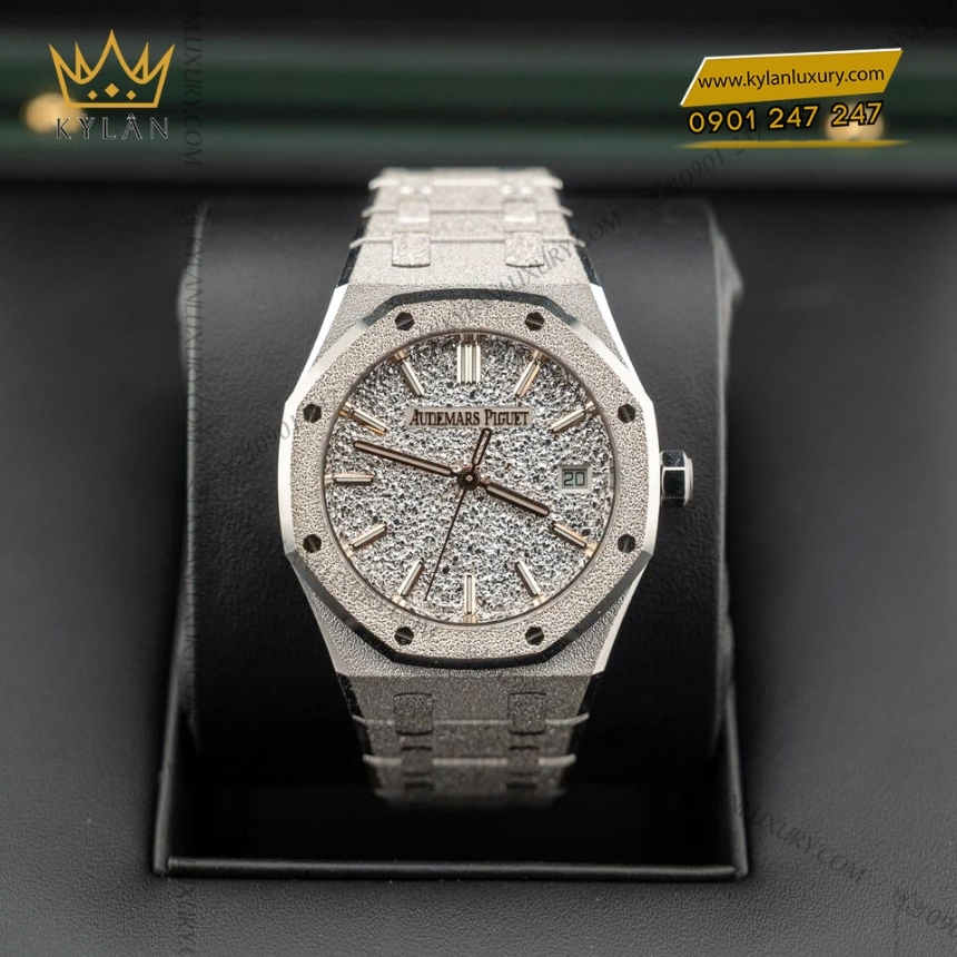 Kỳ Lân Luxury royal oak vang trang crystal sand 34m 23 Đồng hồ Royal Oak vàng trắng mặt số Crystal Sand 34mm 77450BC
