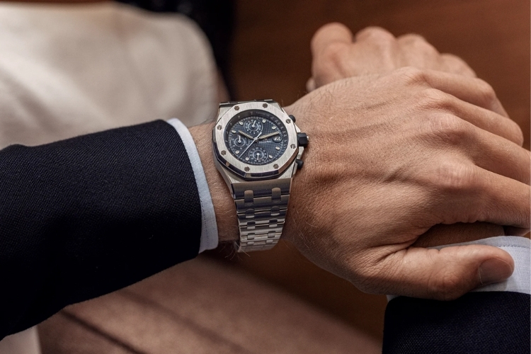 Kỳ Lân Luxury vi sao royal oak co tam vit luc giac tren bezel 3 Vì sao Royal Oak có tám vít lục giác trên bezel?