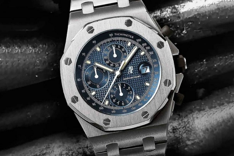 Kỳ Lân Luxury vi sao royal oak co tam vit luc giac tren bezel 9 Vì sao Royal Oak có tám vít lục giác trên bezel?