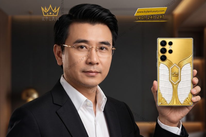 Điện thoại Samsung Galaxy S26 Ultra custom vàng Au750 đính kim cương và da cá sấu