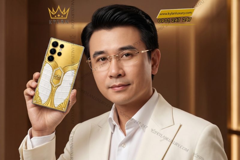 Điện thoại Samsung Galaxy S26 Ultra custom vàng Au750 đính kim cương và da cá sấu