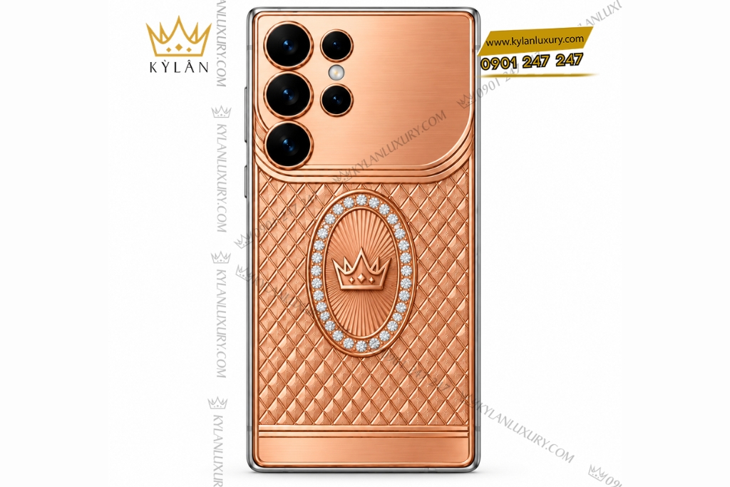Kỳ Lân Luxury Dien thoai Samsung Galaxy S26 Ultra custom vang hong Au750 dinh kim cuong hoa tiet mat luoi 1 Điện thoại Samsung Galaxy S26 Ultra custom vàng hồng Au750 đính kim cương họa tiết mắt lưới