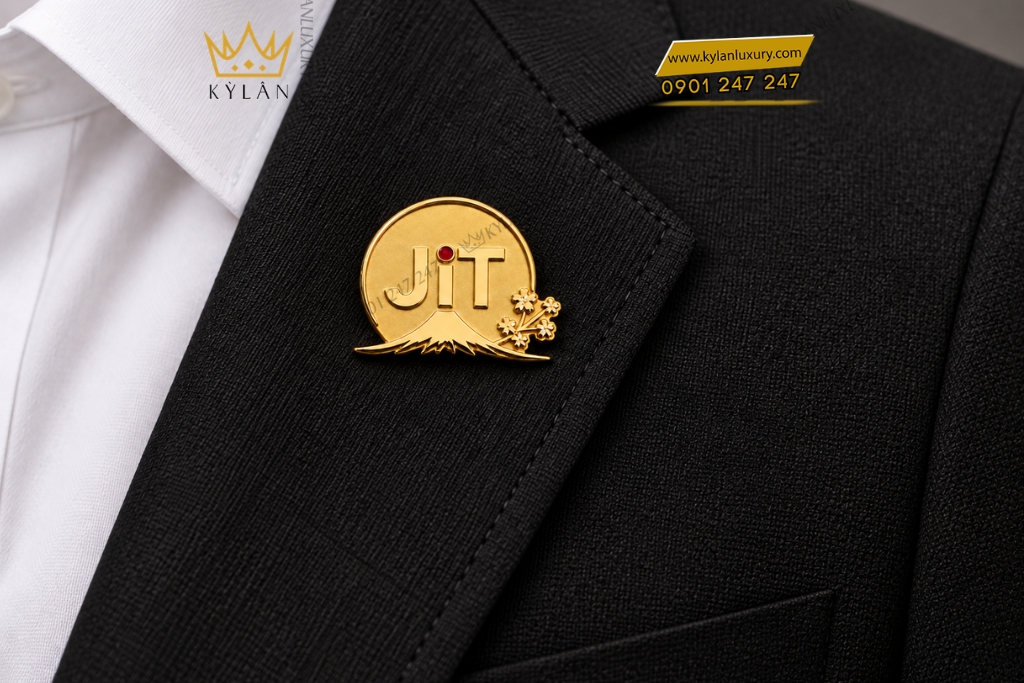 Logo JiT cài áo vàng Au750