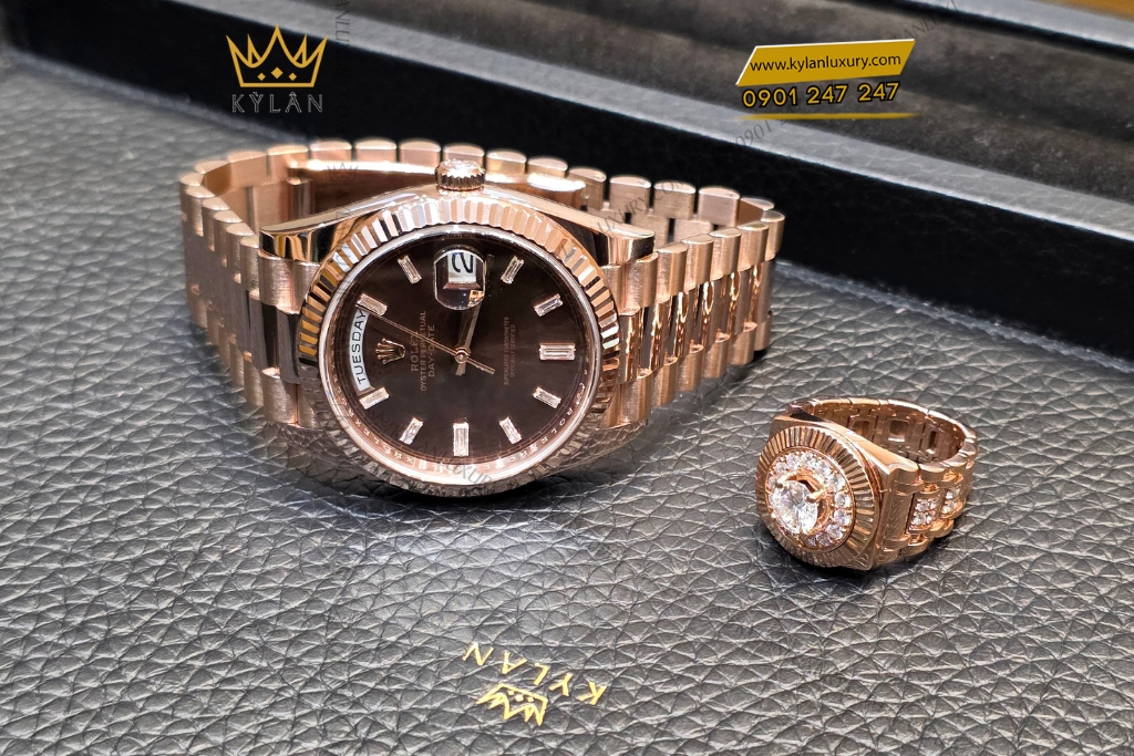 Nhẫn Kỳ Lân Signature vàng hồng Au750 đính kim cương chủ 6ly3
