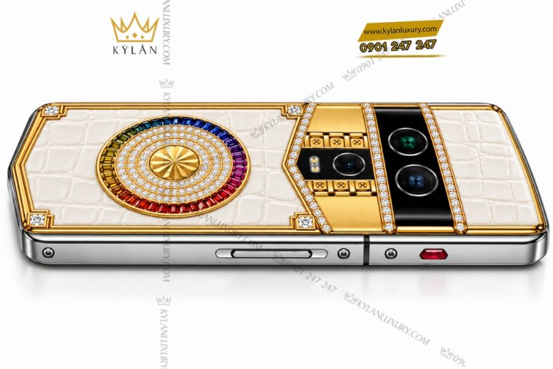 Vertu Agent Q custom vàng Au750 đính kim cương và đá quý
