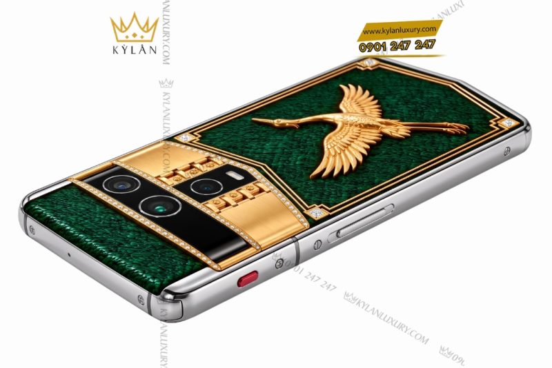 Vertu Agent Q custom vàng Au750 đính kim cương – Chim Hạc