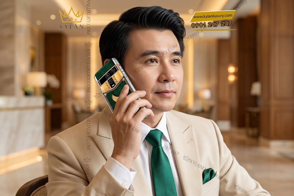 Vertu Agent Q custom vàng Au750 đính kim cương – Chim Hạc 7 Vertu Agent Q custom vàng Au750 đính kim cương – Chim Hạc