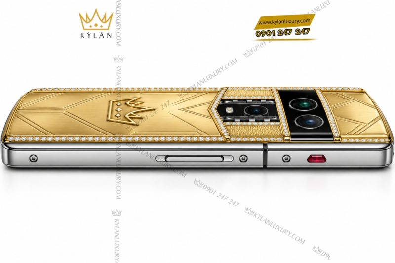 Vertu Agent Q custom vàng Au750 kim cương và logo Kỳ Lân