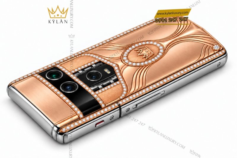 Vertu Agent Q custom vàng hồng Au750 kim cương họa tiết và logo Kỳ Lân