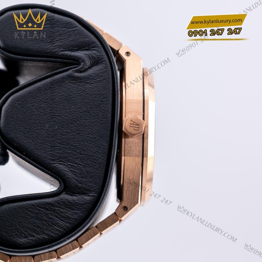 Kỳ Lân Luxury dong ho royal oak vang hong mat so xanh dem 15510or 5 Đồng hồ Royal Oak vàng hồng mặt số xanh đêm 15510OR