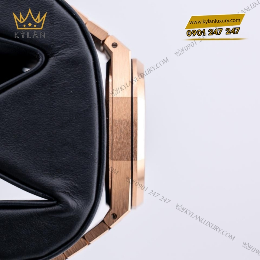 Kỳ Lân Luxury dong ho royal oak vang hong mat so xanh dem 15510or 7 Đồng hồ Royal Oak vàng hồng mặt số xanh đêm 15510OR