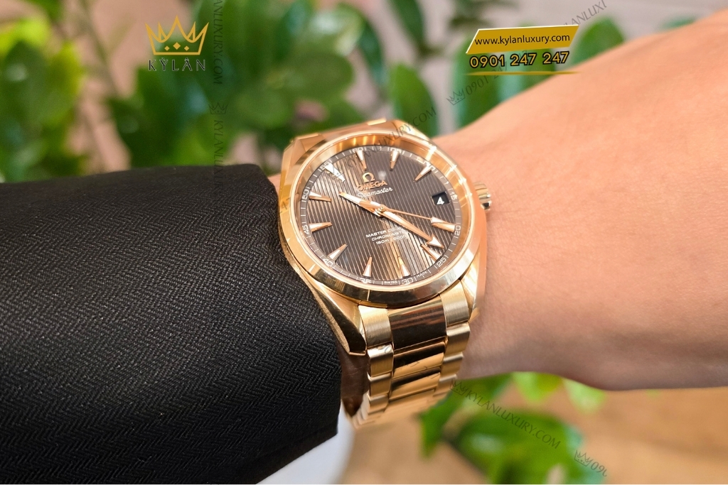 Kỳ Lân Luxury omega seamaster aqua terra vang hong mat so xam 6 Đồng hồ Omega Seamaster Aqua Terra vàng hồng mặt số xám 38.5mm