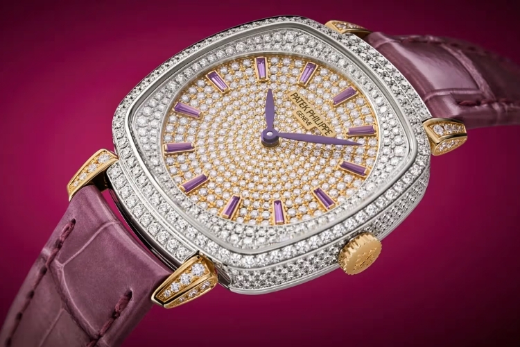 Patek Philippe Gondolo 7043/250GR-001 – Vẻ đẹp Joaillerie lấy cảm hứng Art Deco 4 Kỳ Lân Luxury patek gondolo 7043 250gr 001 moi ra mat 2026 4 Patek Philippe Gondolo 7043/250GR-001 – Vẻ đẹp Joaillerie lấy cảm hứng Art Deco