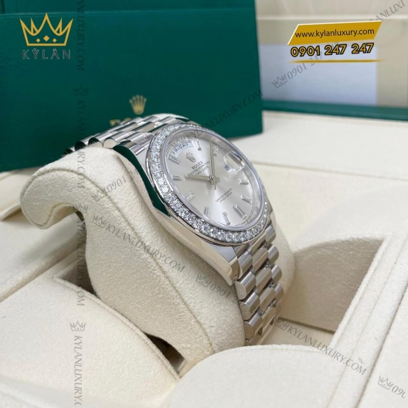 Đồng hồ Rolex Day Date 40 mặt số bạc vành kim 228349RBR-0001