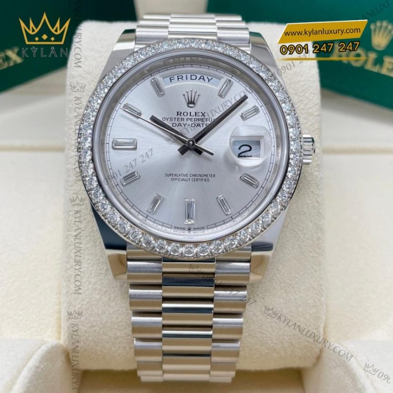Đồng hồ Rolex Day Date 40 mặt số bạc vành kim 228349RBR-0001