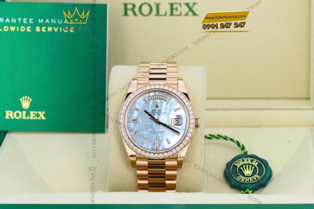 Kỳ Lân Luxury rolex day date 40 xa cu vanh kim 228345rbr 0026 8 Đồng hồ Rolex Day Date mặt xà cừ vành kim cương 228345RBR-0026