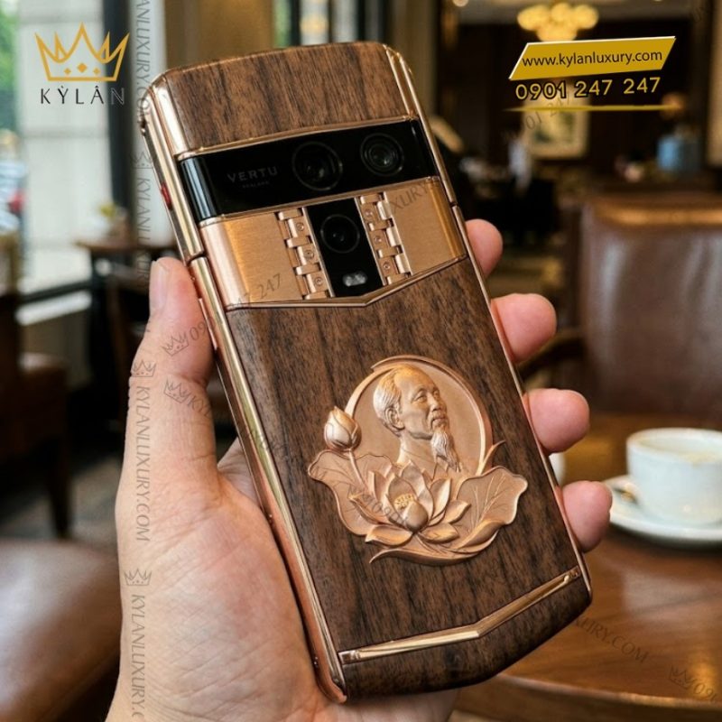 Điện thoại Vertu Agent Q custom vàng hồng - Bác Hồ và hoa sen